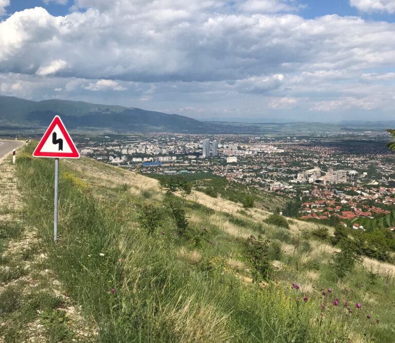 Го пошумуваат Водно со згради наместо со дрвја, а ветуваа Скопје ќе биде зелен град